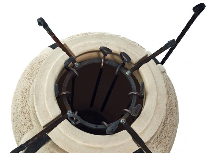 Тандыр Сармат Есаул с термометром в Перми